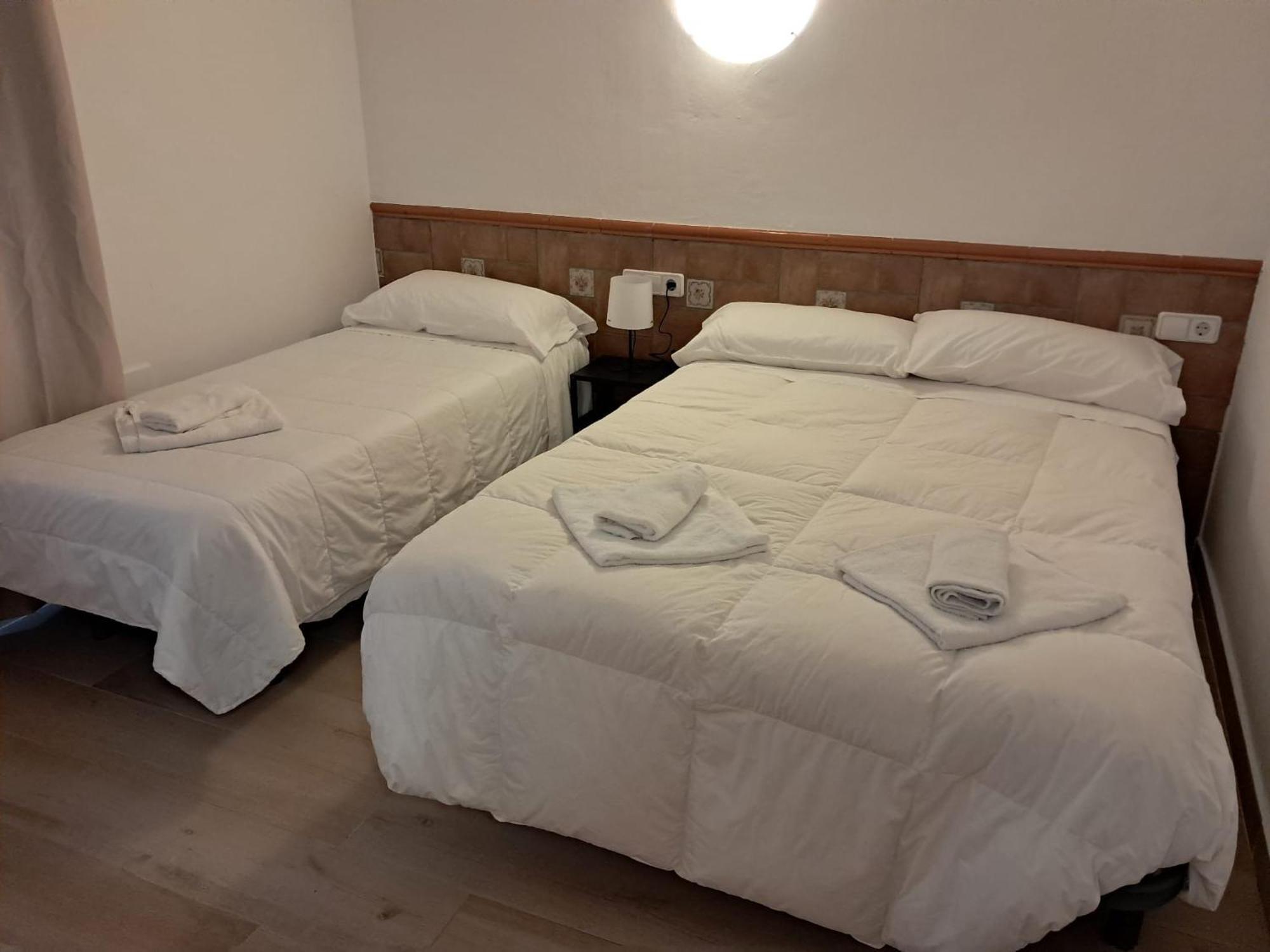 Hostal Casa Torrent Canet De Mar Exterior photo